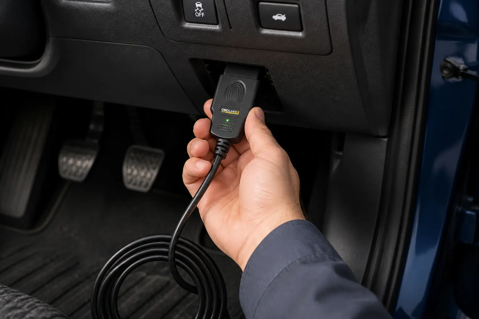 3 × 16 AWG OBD Adapter in use